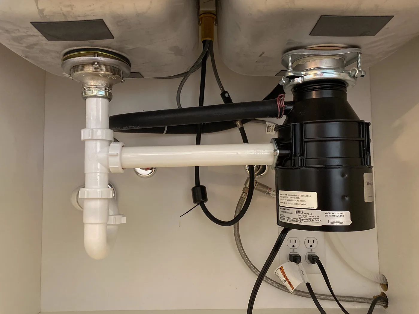 Garbage Disposal Leak in an Atlanta home